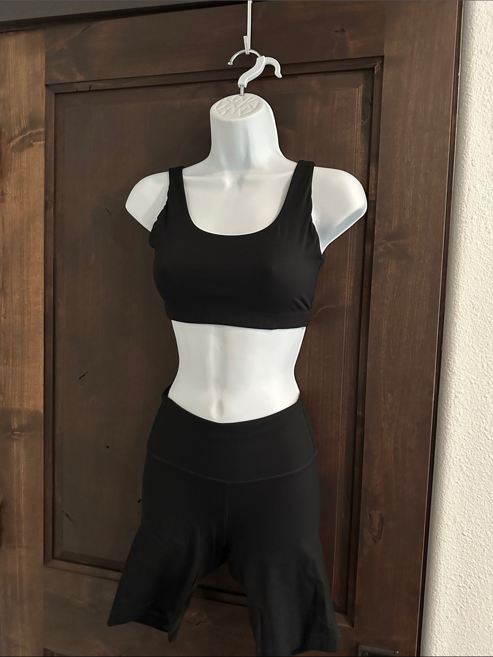 Everlane Women’s Black Activewear Set